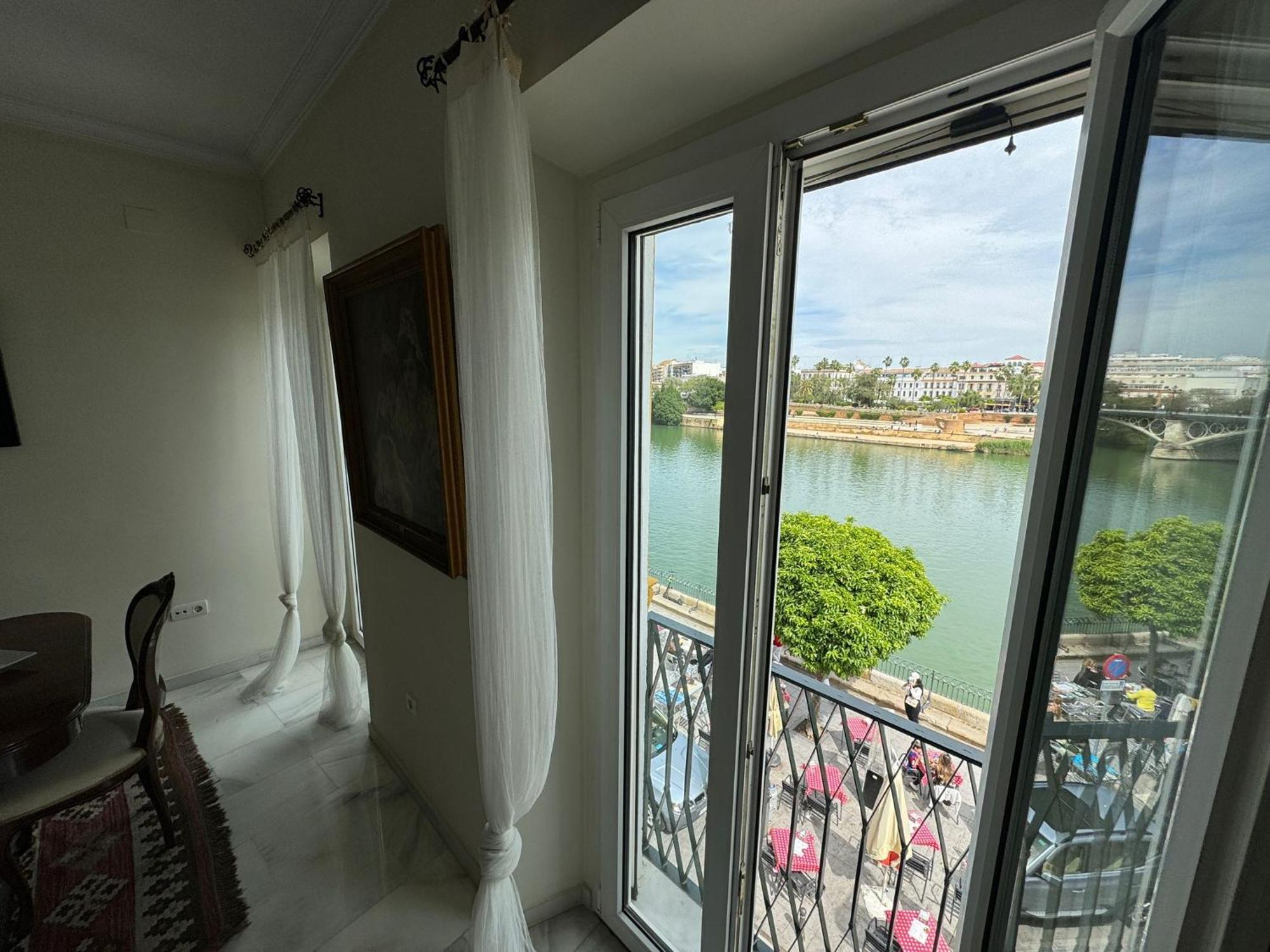 Wonderful Duplex In Calle Betis Apartment เซบีญา ภายนอก รูปภาพ